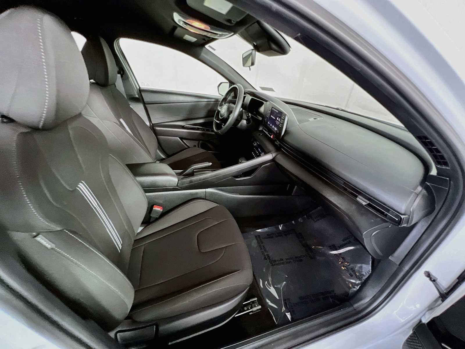 Used 2025 Serenity White Hyundai SEL Sport image 27