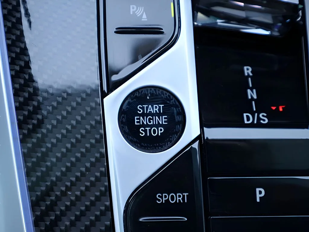 Used 2025 Black BMW M60i image 30