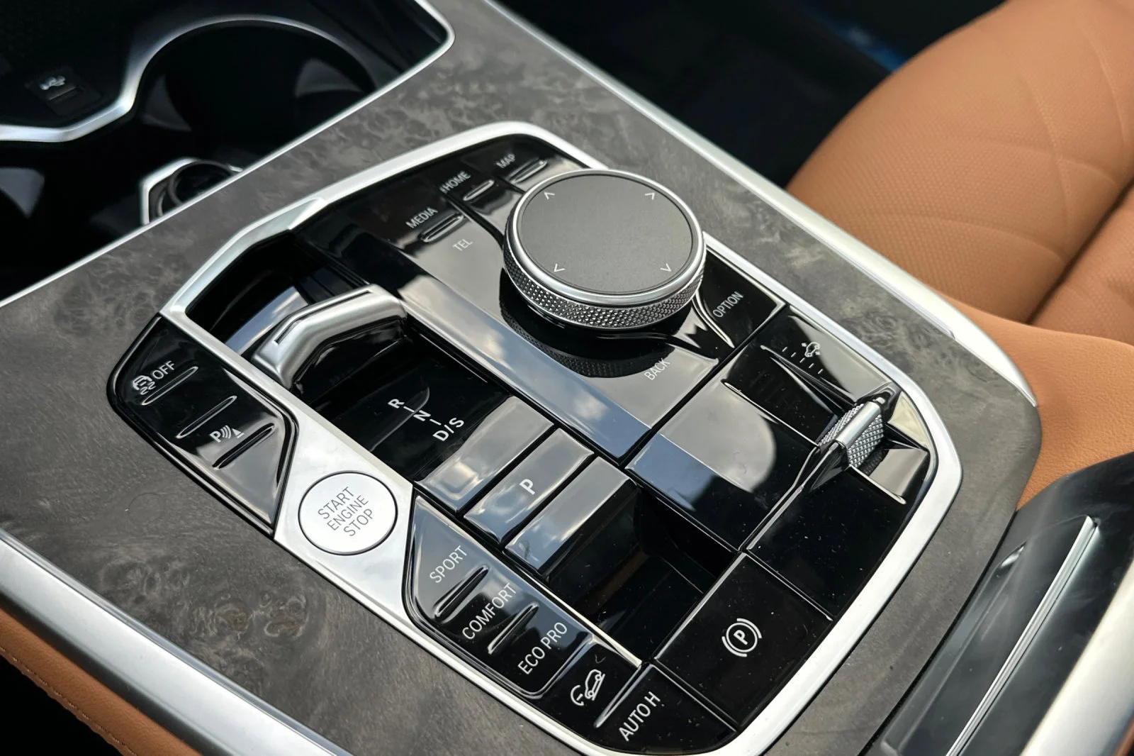 New 2027 Brooklyn Grey Metallic BMW xDrive40i image 20