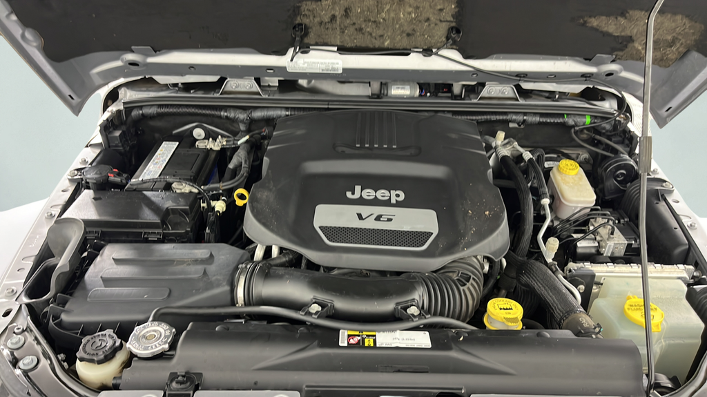 Used 2016 Billet Silver Metallic Jeep Unlimited Rubicon image 19
