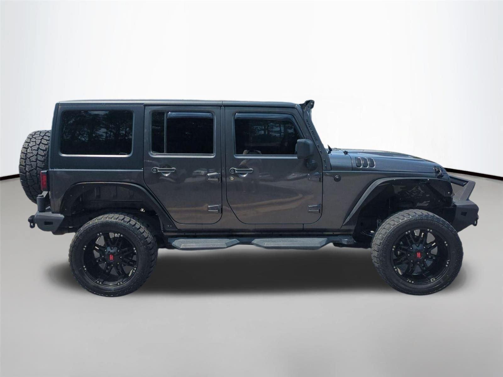 Used 2017 Granite Crystal Metallic Clearcoat Jeep Rubicon image 6
