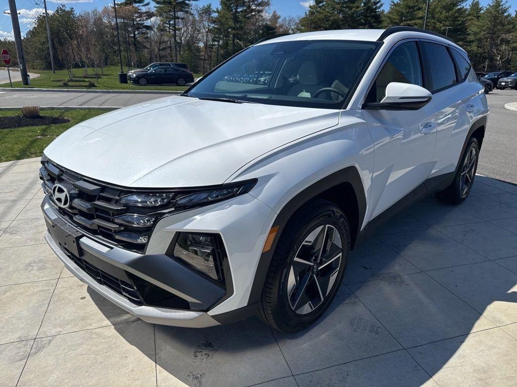 New 2026 White Hyundai SEL FWD image 3