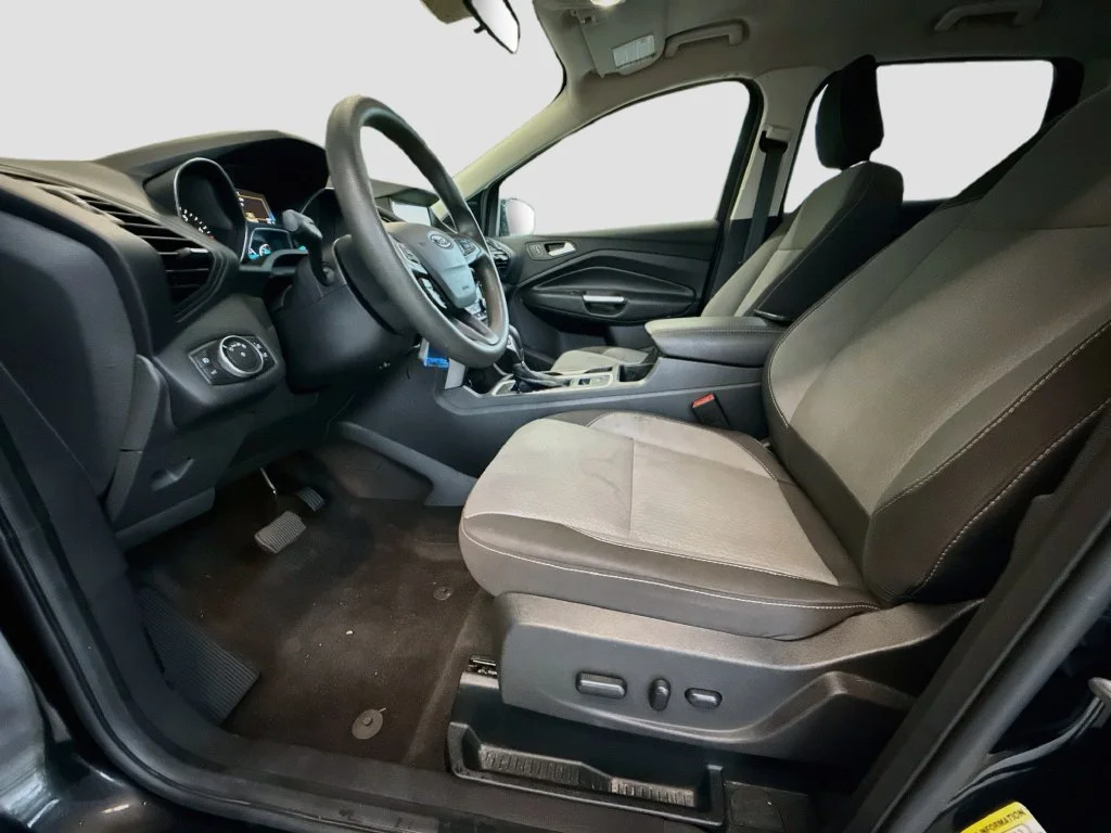 Used 2018 Black Ford SE image 22