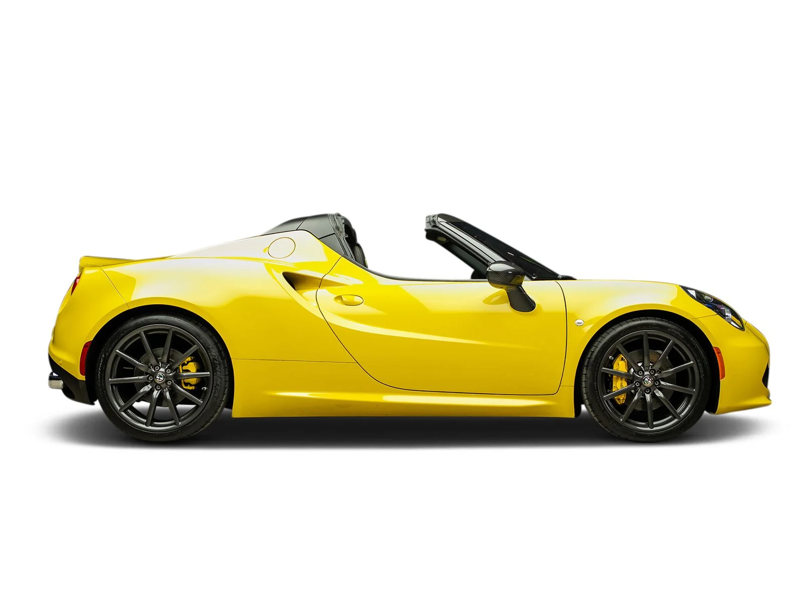 Used 2016 Yellow Alfa Romeo Base image 5