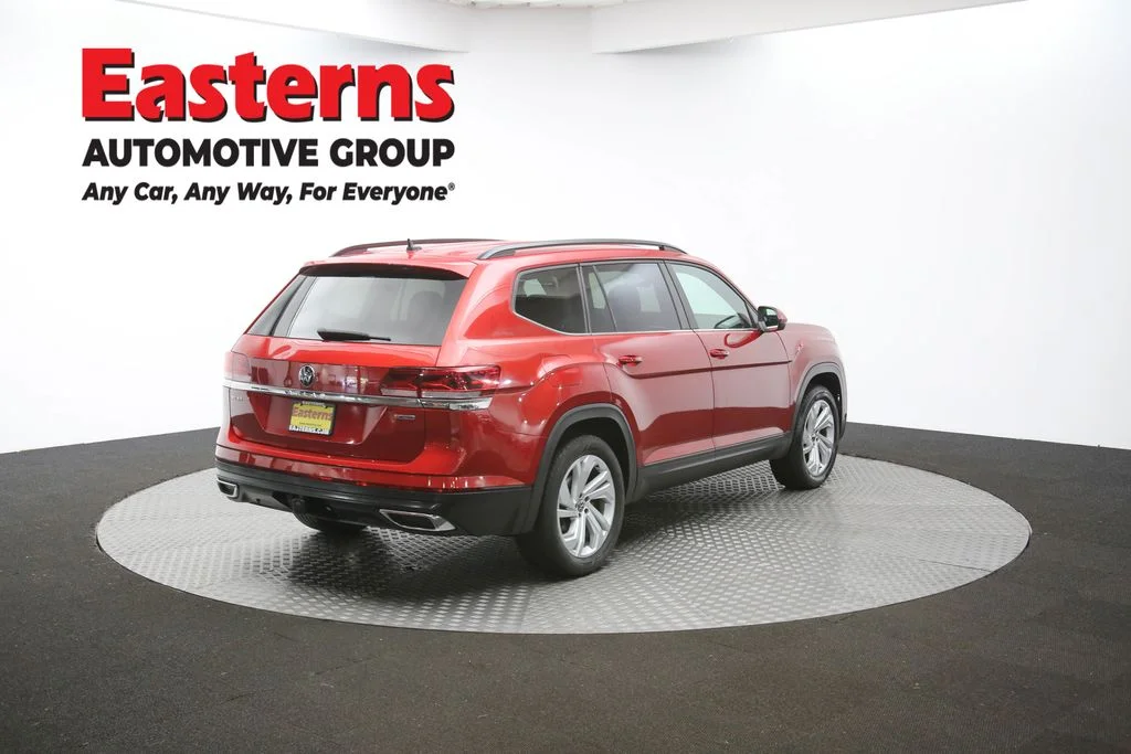 Used 2022 Red Volkswagen 3.6L V6 SE w/Technology image 36