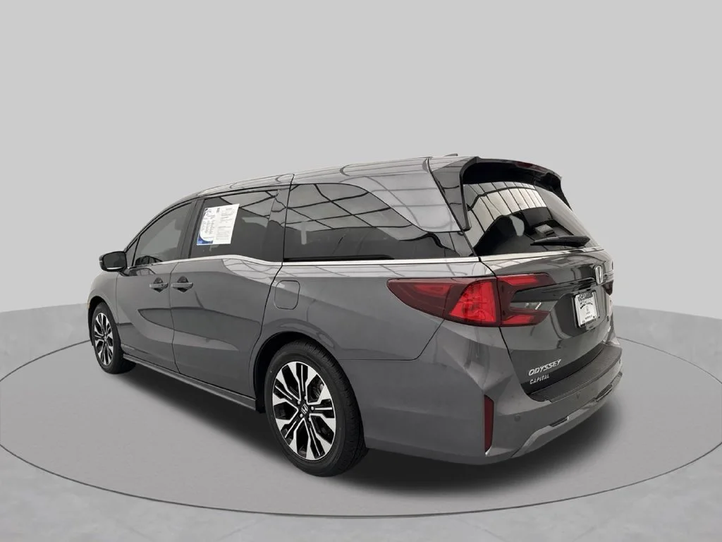 2025 Honda Odyssey ELITE Minivan Slide 4