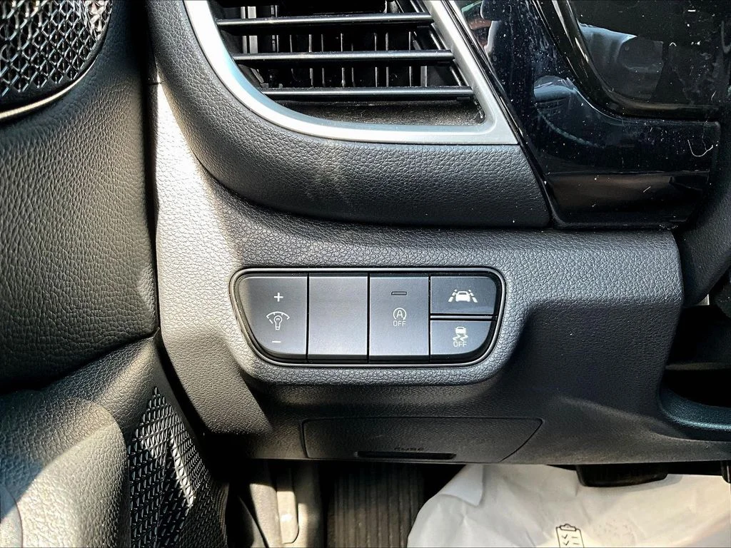 Used 2021 Black Kia EX image 15