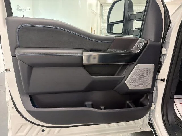 New 2026 Star White Metallic Tri-Coat Ford F-250® Platinum® image 33