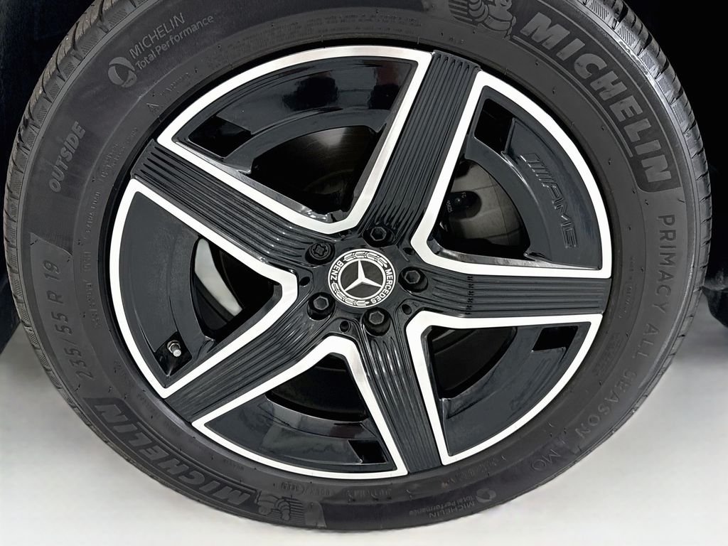 Certified Used 2026 MANUFAKTUR Patagonia Red Metallic Mercedes-Benz GLC 300 image 29