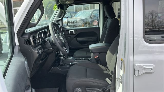 Used 2023 White Jeep Sport S image 9
