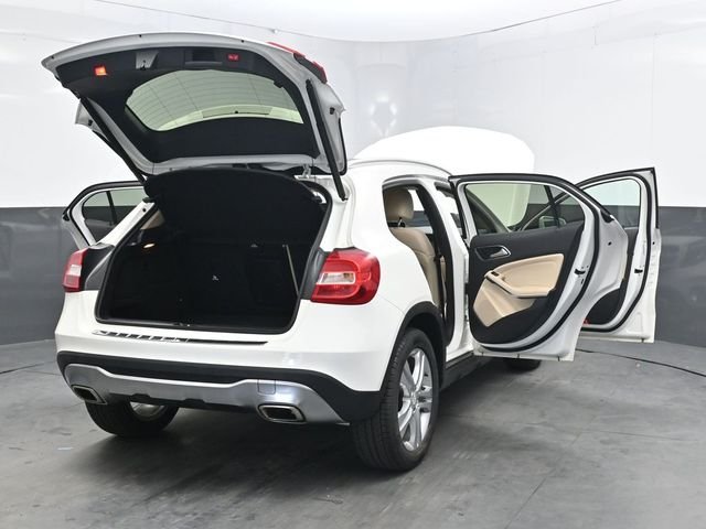 Used 2019 White Mercedes-Benz GLA 250 image 47