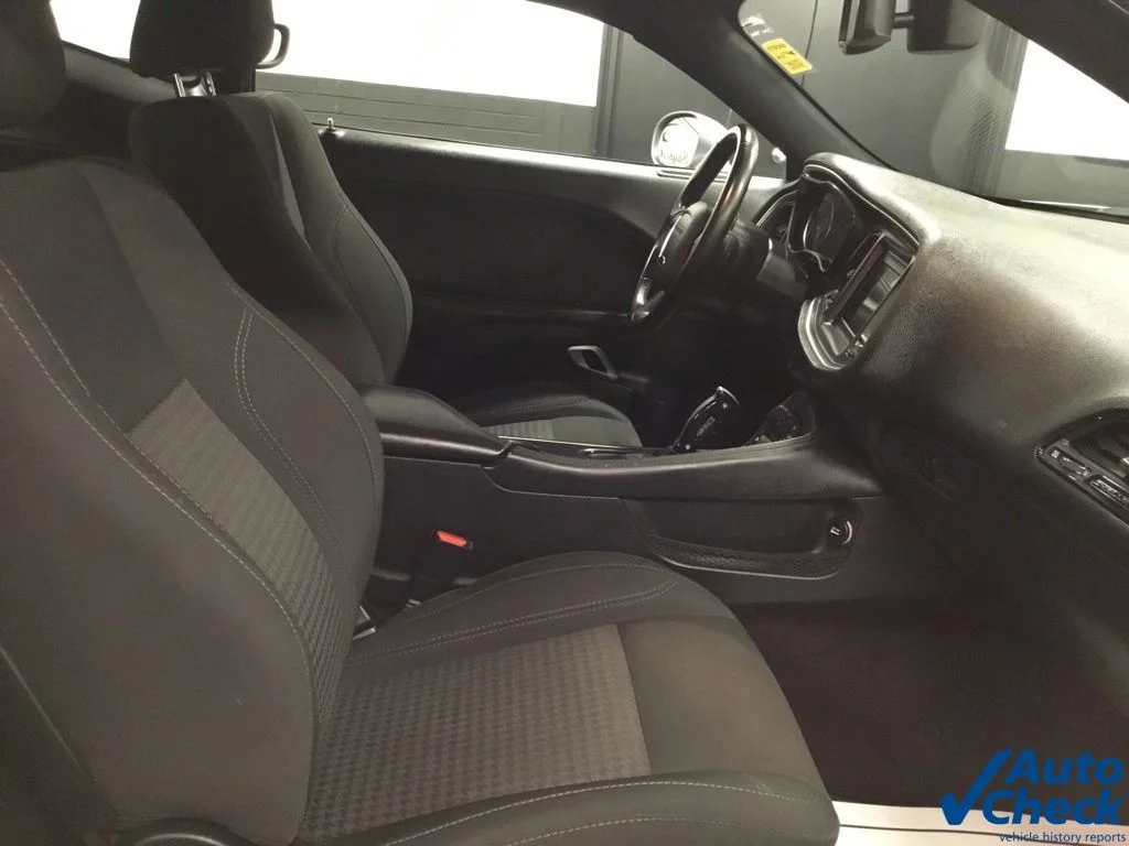 Used 2018 Silver Dodge SXT image 25