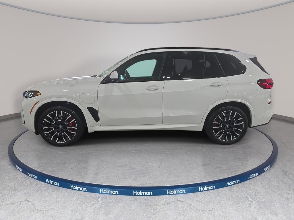 Used 2026 Alpine White BMW xDrive50e image 9