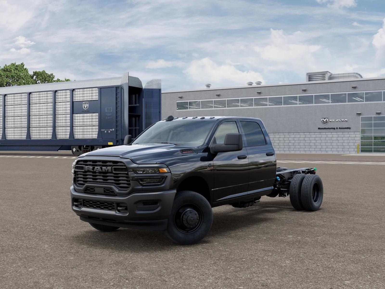 New 2026 Diamond Black Crystal Pearl-Coat Exterior Paint RAM Tradesman image 27