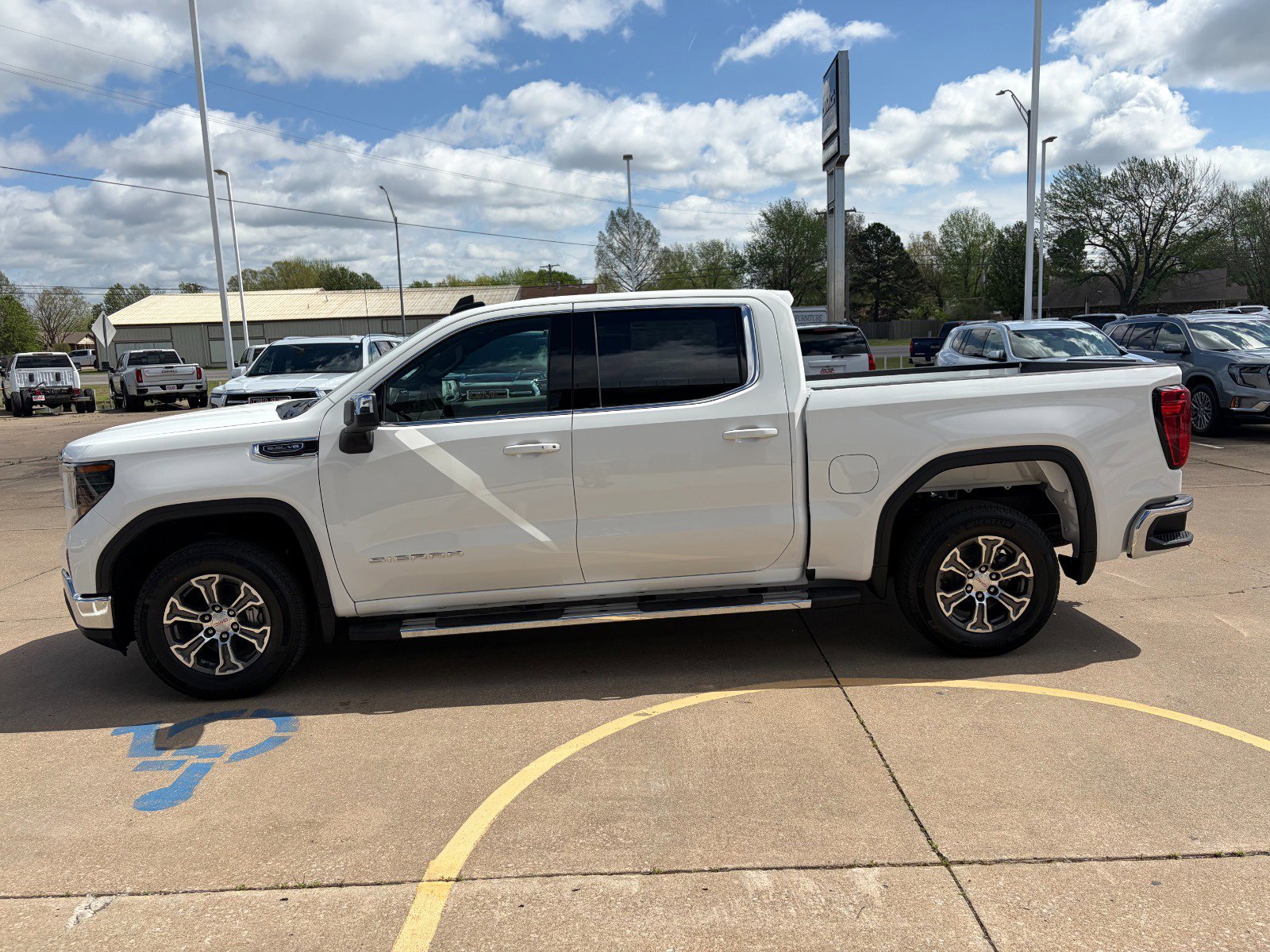 View vehicle photo 3