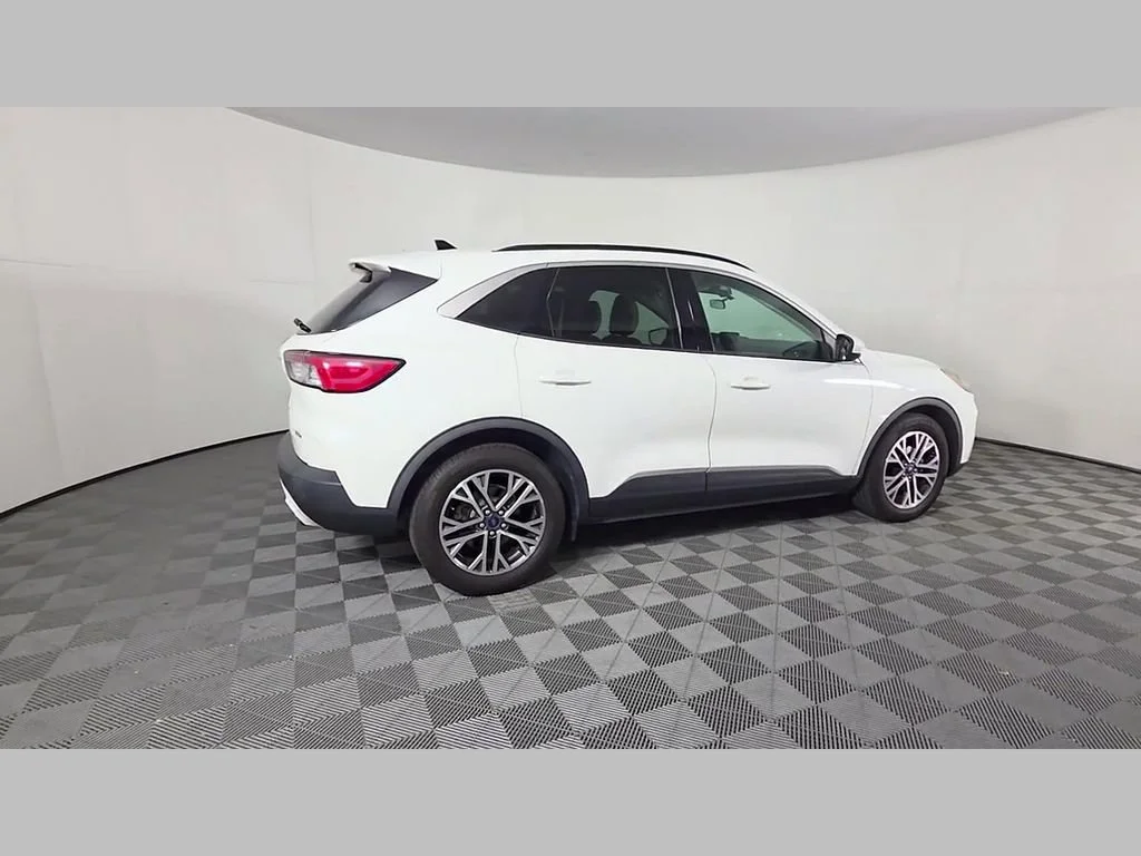 Used 2020 White Metallic Ford SEL image 38
