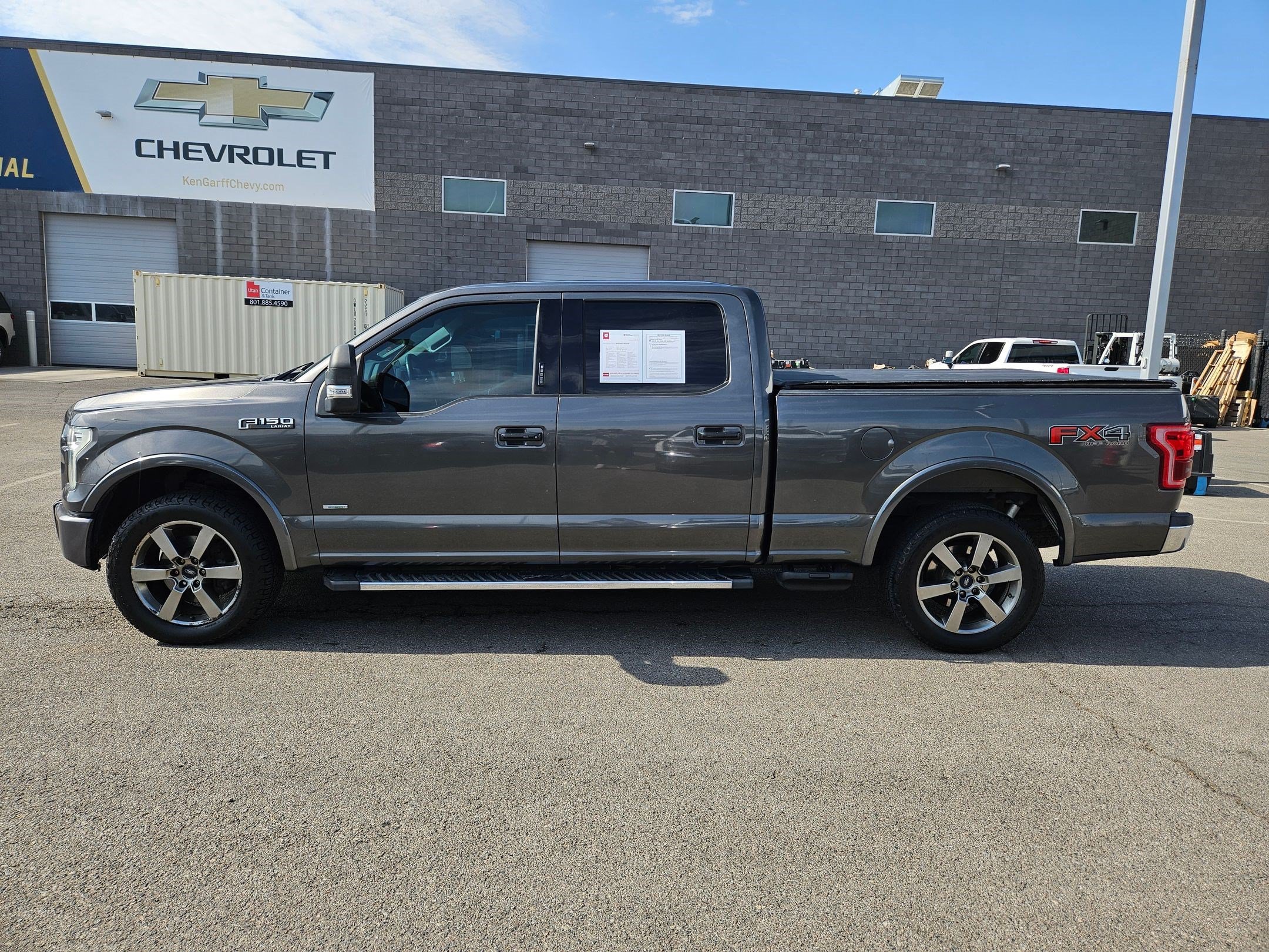 Used 2015 Magnetic Metallic Ford Lariat image 7