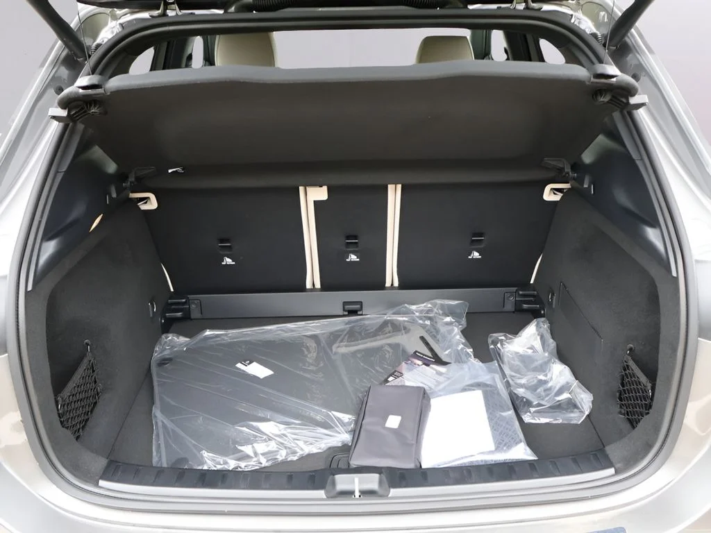 New 2026 Mountain Gray Metallic Mercedes-Benz GLA 250 image 15