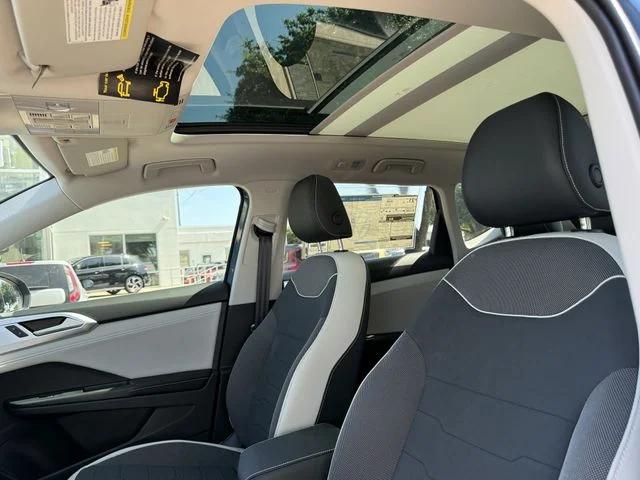 New 2026 Blue Volkswagen 1.5T SE image 19