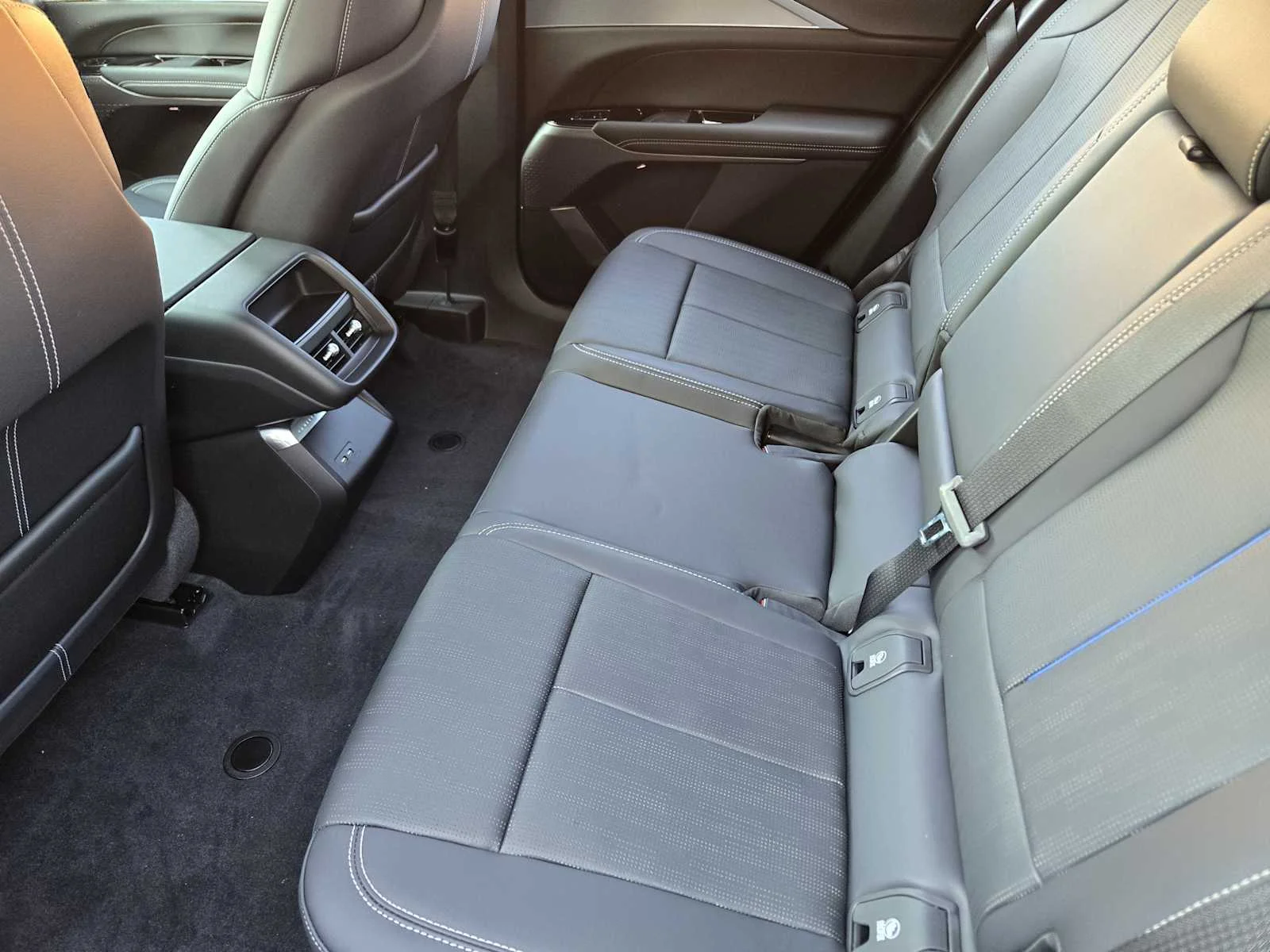2027 Cadillac LYRIQ Sport - Photo 18