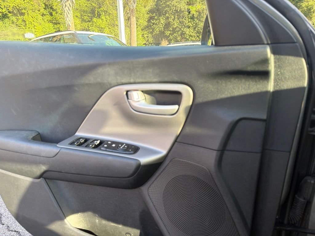 Used 2018 Metal Stream Kia LX image 17