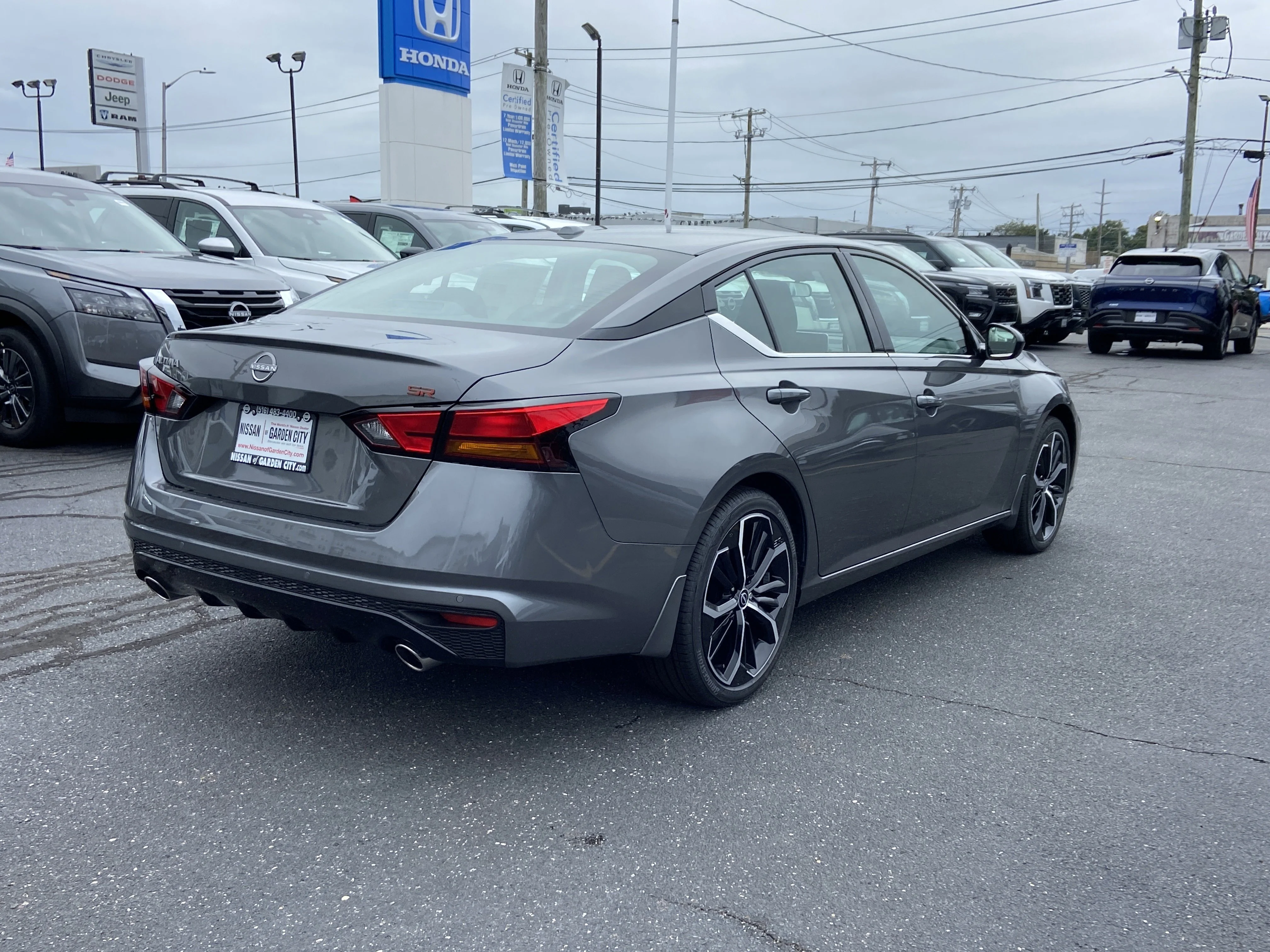 New 2025 Gun Metallic Nissan SR image 4