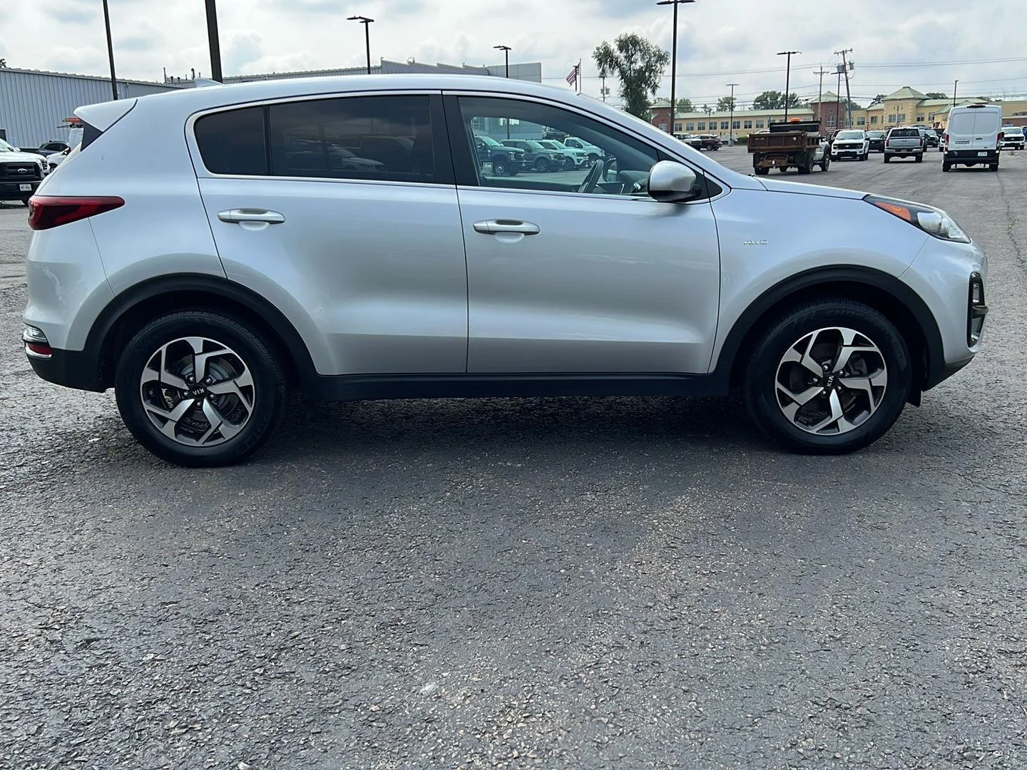 Used 2020 Sparkling Silver Kia LX image 23