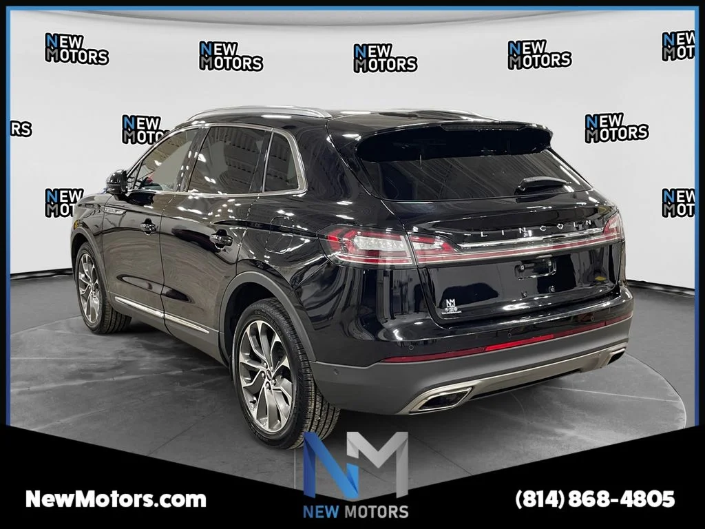 Used 2022 Black Metallic Lincoln Reserve image 3