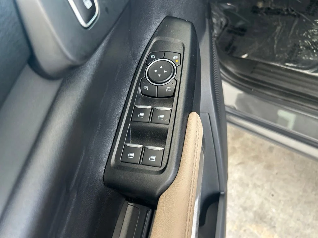 Used 2025 Gray Ford XLT image 34