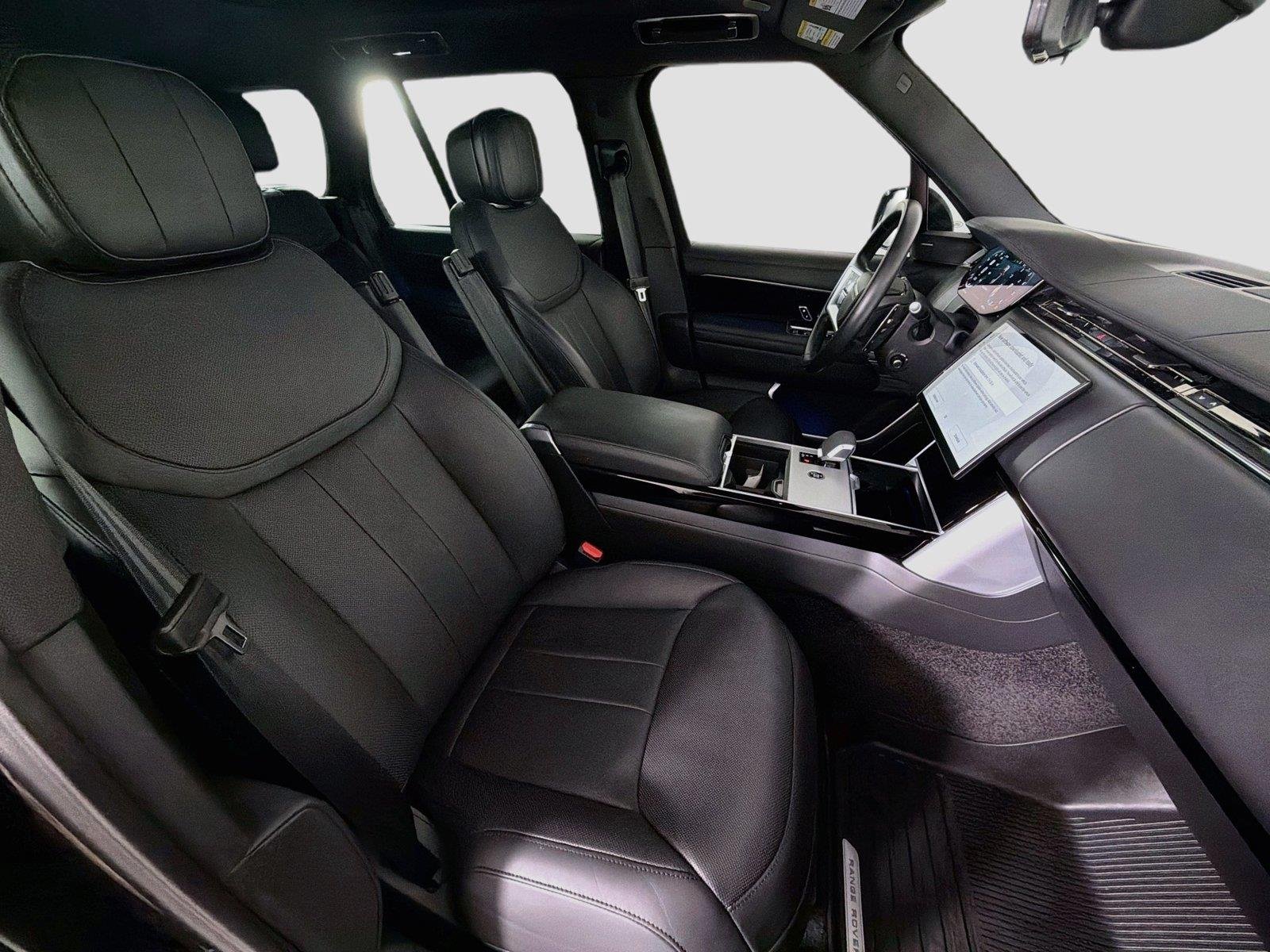 Certified Used 2024 Santorini Black Land Rover SE image 30