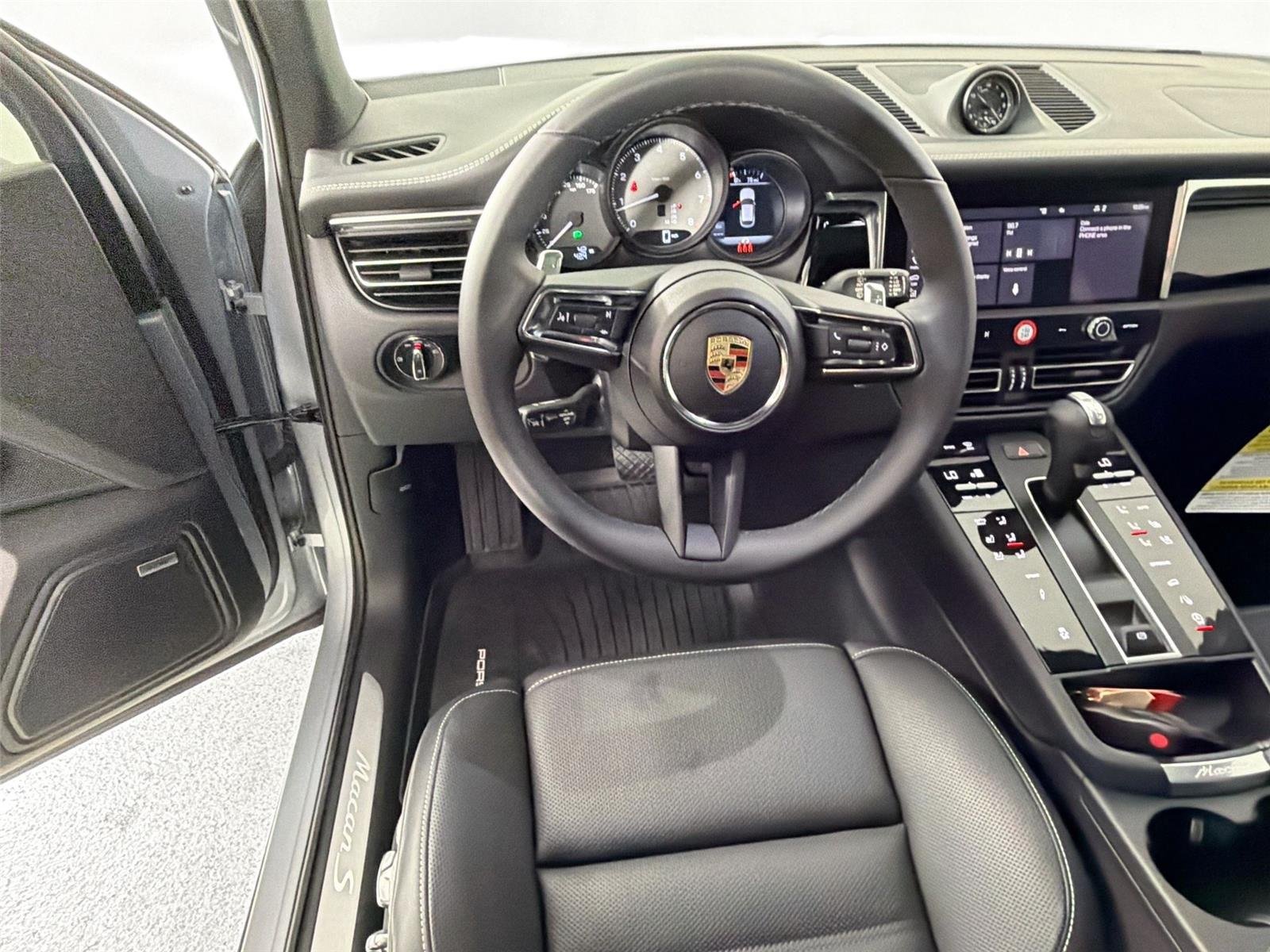 2025 Porsche Macan S - Photo 18