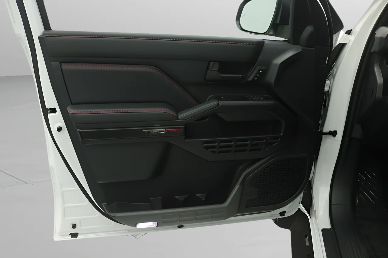 Used 2025 White Toyota 4WD TRD Pro 4WD image 17