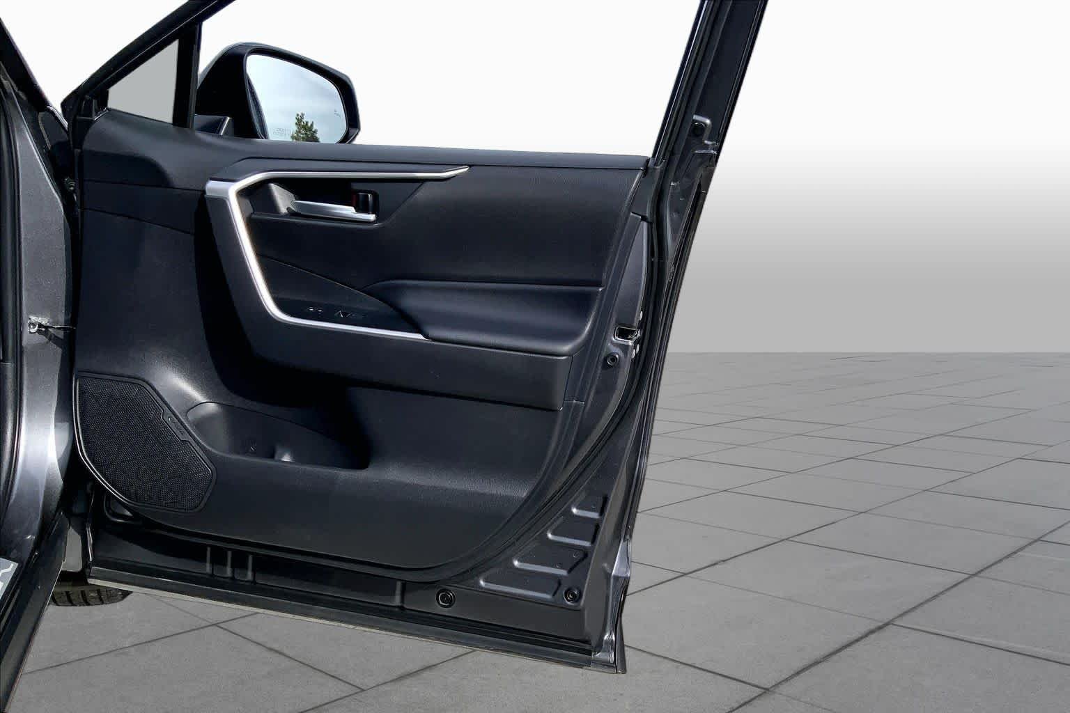 Used 2025 Magnetic Gray Metallic Toyota Hybrid XLE image 42