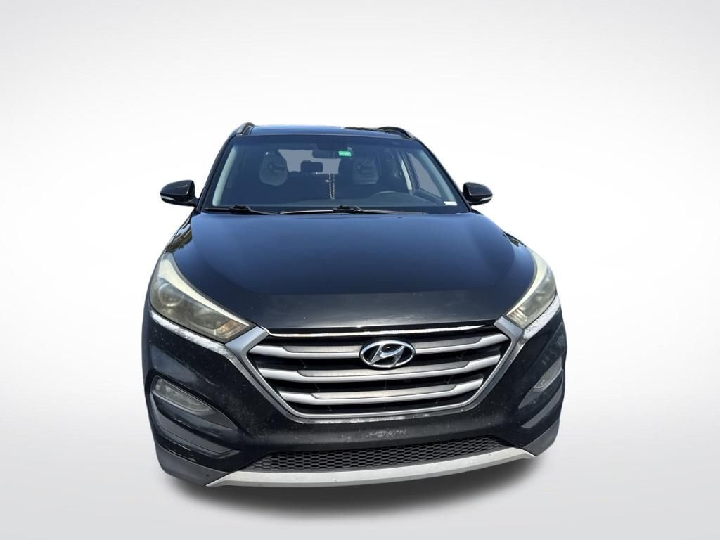 Used 2018 Black Hyundai Value image 13