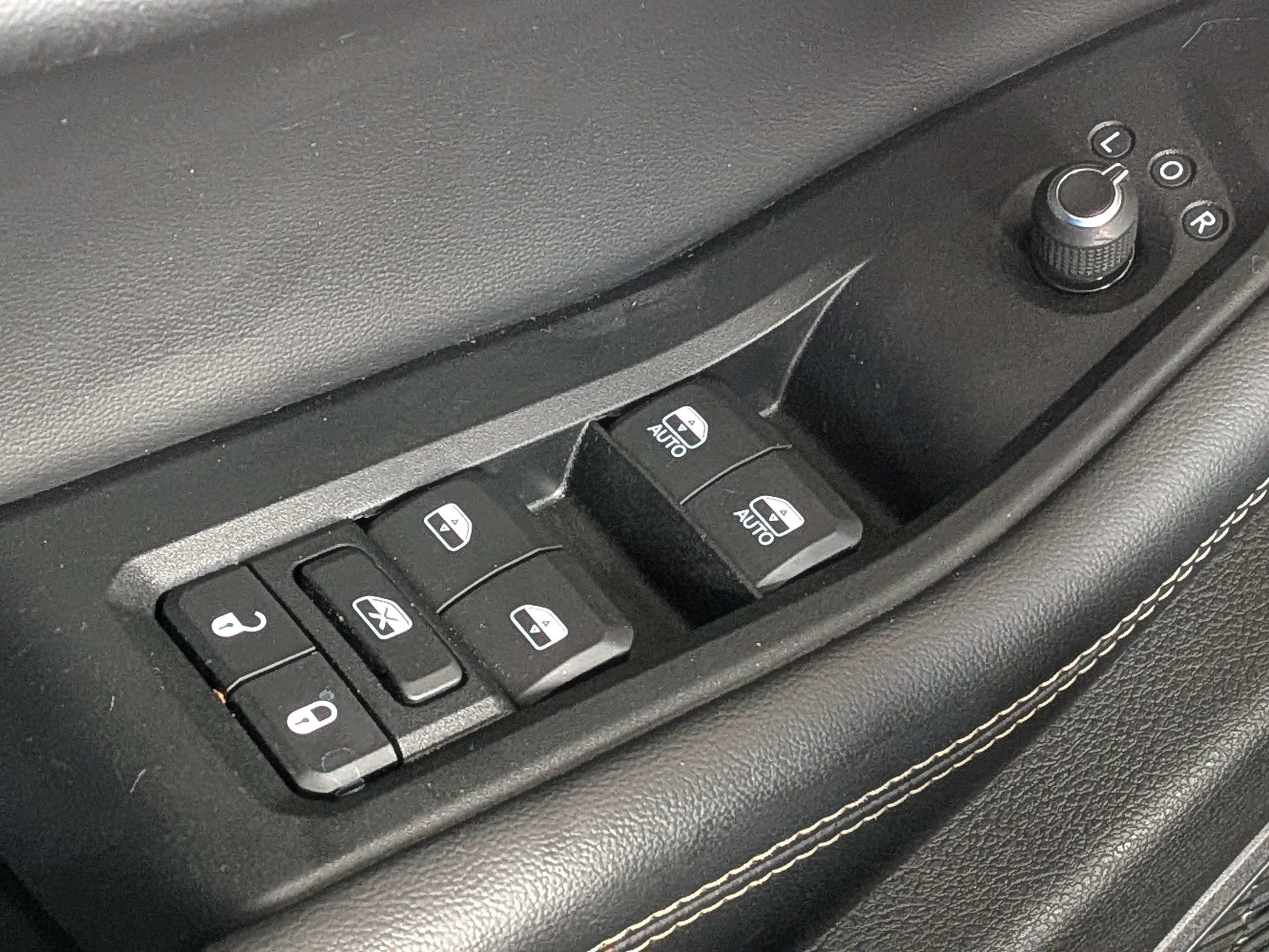 Used 2023 Black Jeep Laredo image 21