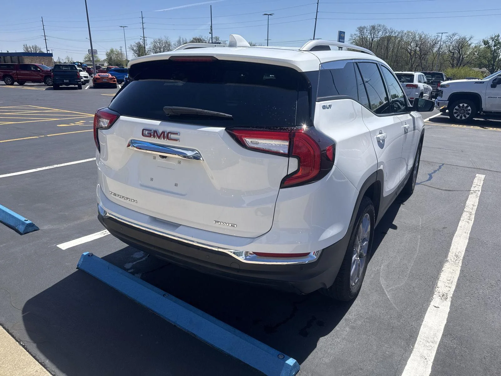 Used 2022 Summit White GMC SLT image 3