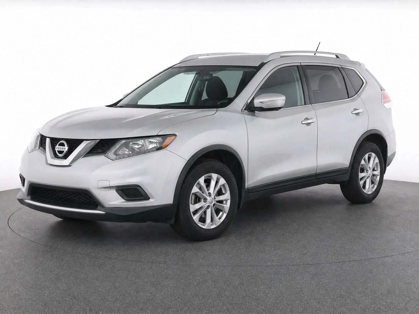 Used 2015 Brilliant Silver Nissan SV image 2