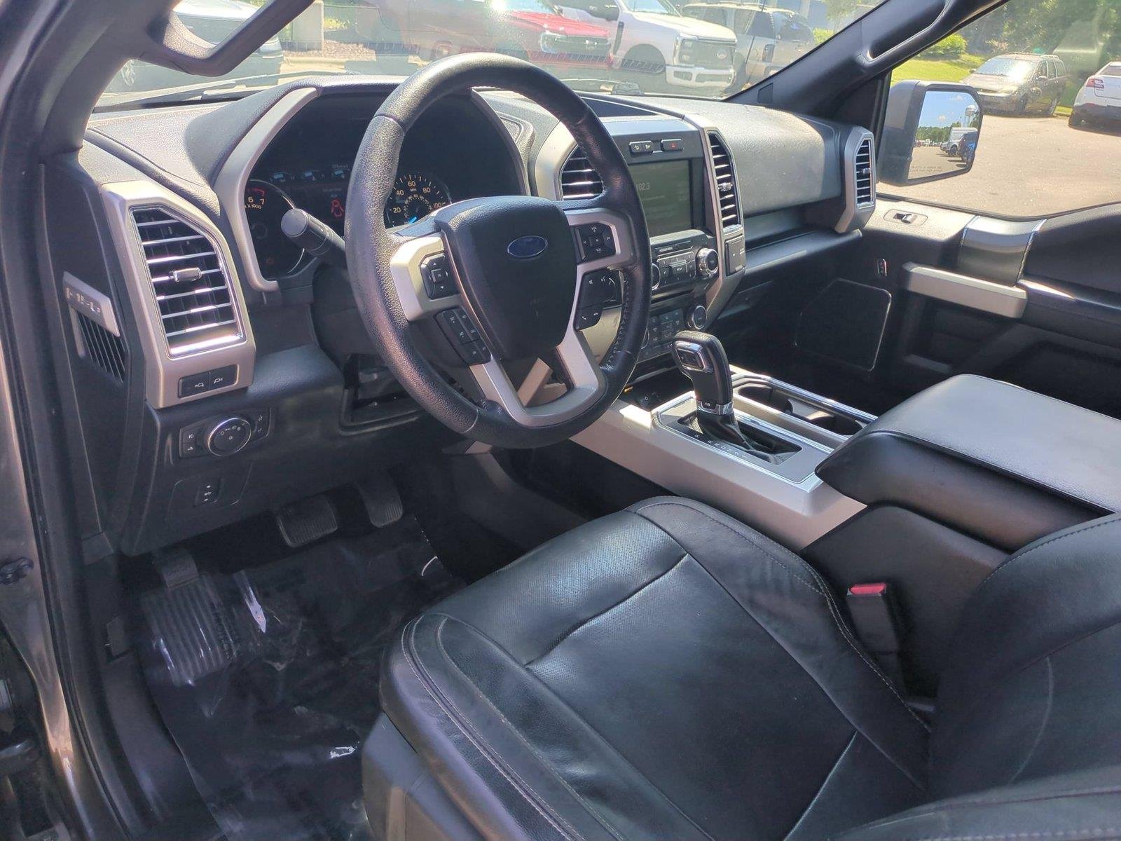 Used 2015 Magnetic Metallic Ford Lariat image 19