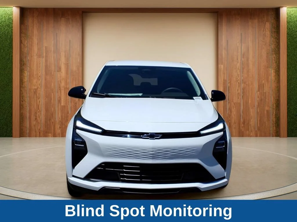 New 2027 Summit White Chevrolet LT image 2