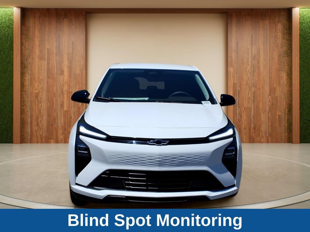 New 2027 Summit White Chevrolet LT image 2