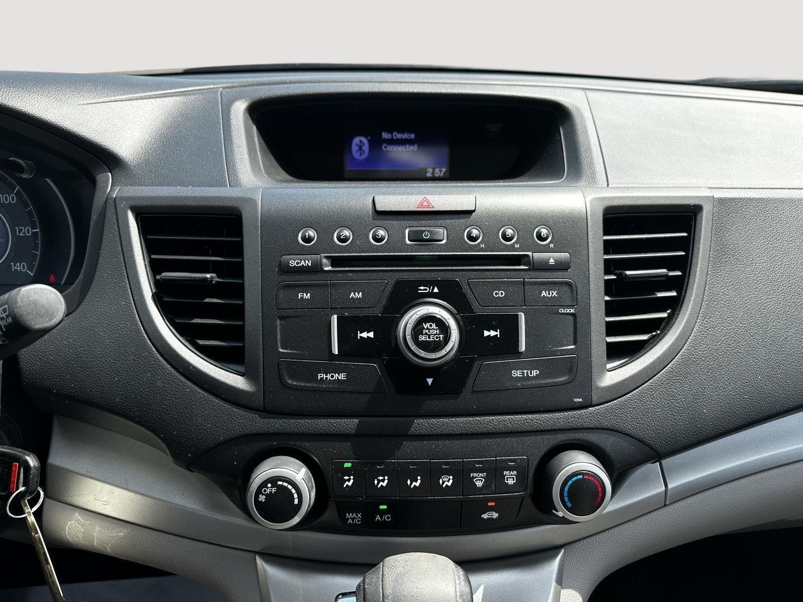 Used 2014 Alabaster Silver Metallic Honda LX image 14