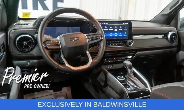 Used 2025 White Chevrolet Z71 image 10