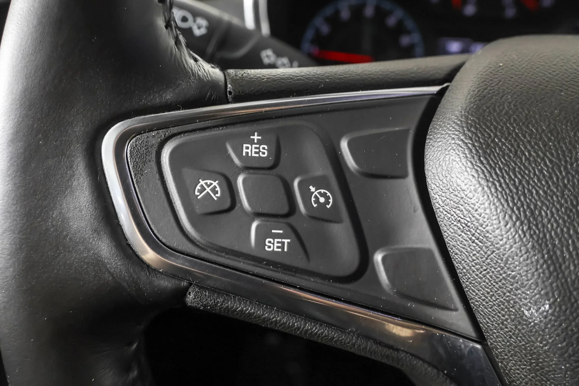Used 2018 NIGHTFALL GRAY METALLIC Chevrolet LT image 27