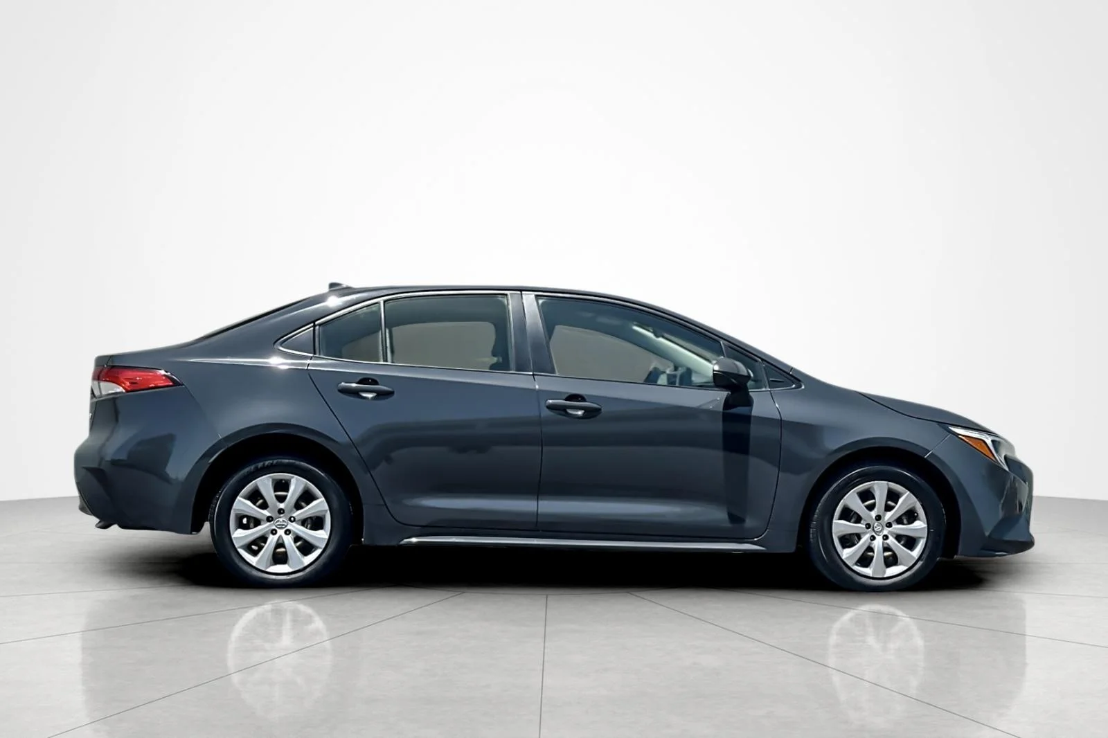 Used 2023 Underground Toyota Hybrid LE image 6