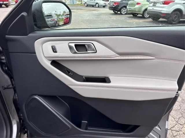 New 2026 Carbonized Gray Metallic Ford Active image 44