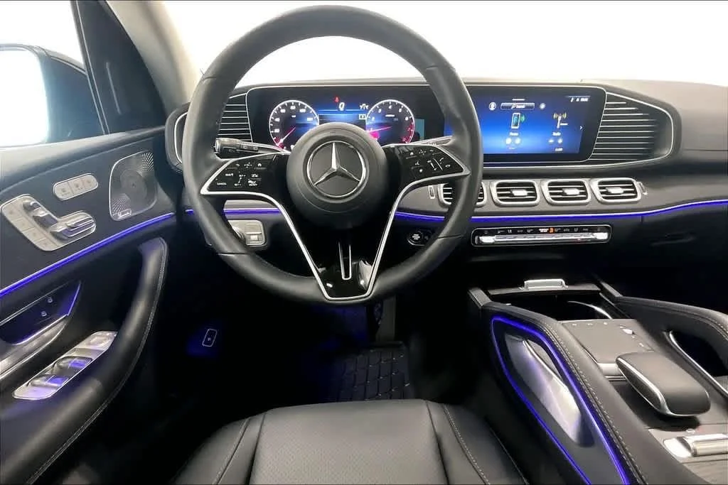 Certified Used 2026  Mercedes-Benz GLS 450 image 5