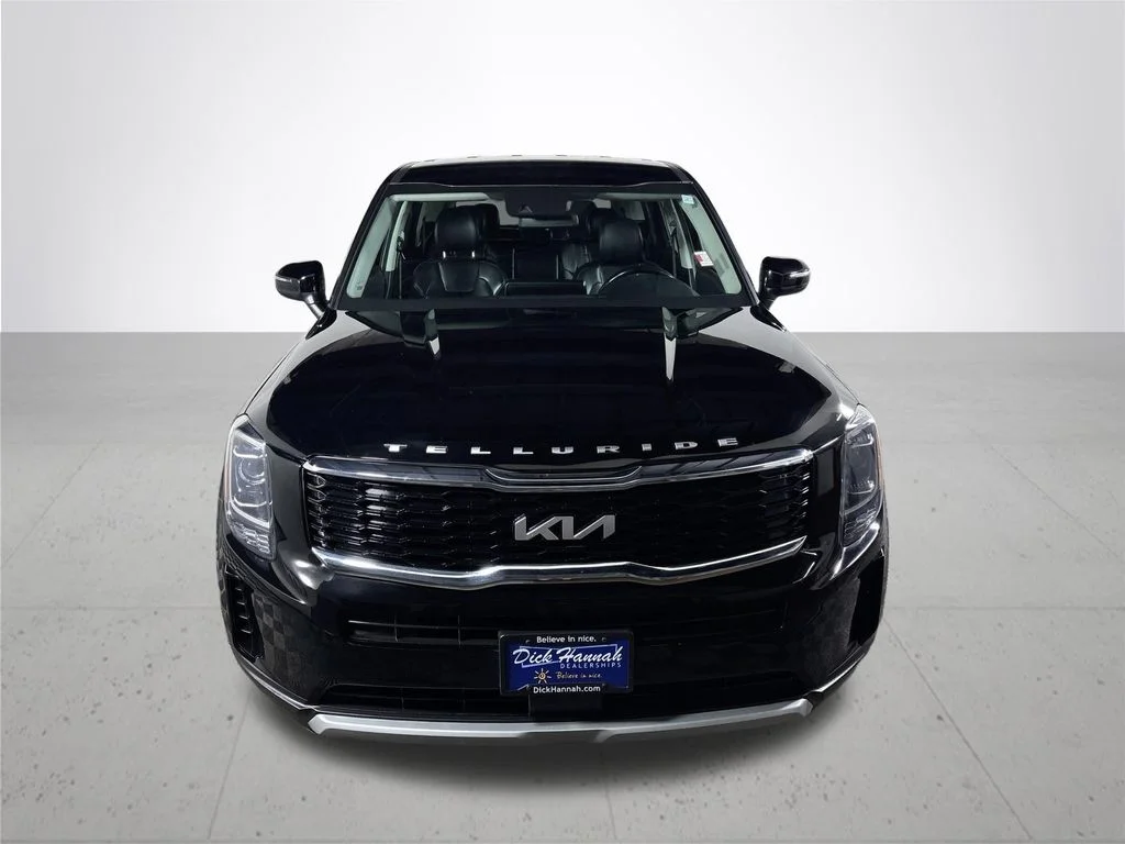 Used 2022 Black Kia LX image 3
