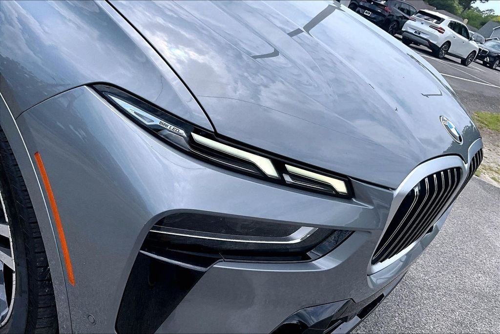 Used 2023 Gray BMW xDrive40i image 32