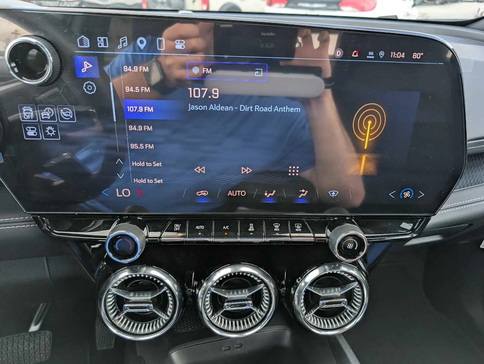 New 2025 Summit White Chevrolet AWD LT image 22