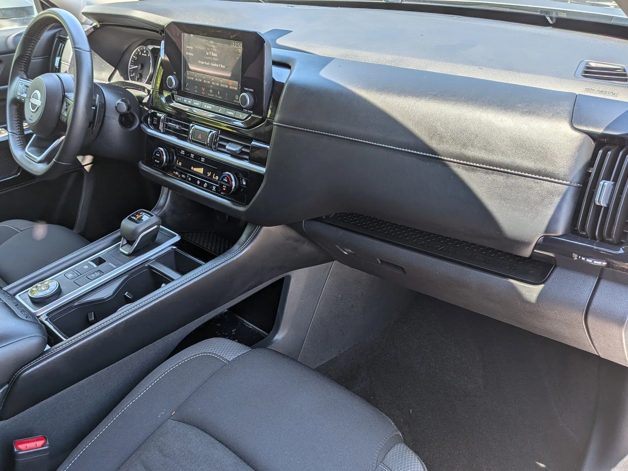 2025 Nissan Pathfinder SV - Photo 25